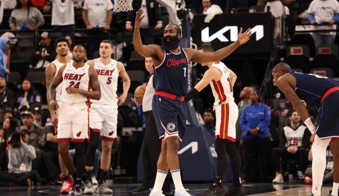 灰熊逆转国王,哈登带队取胜 灰熊逆转国王,哈登带队取胜