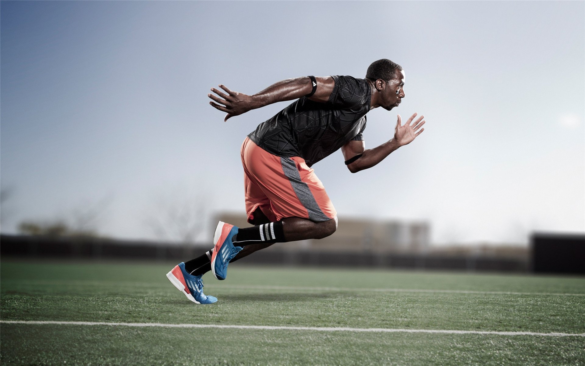 扳机扣下时,在刀刃上完成的人生转折