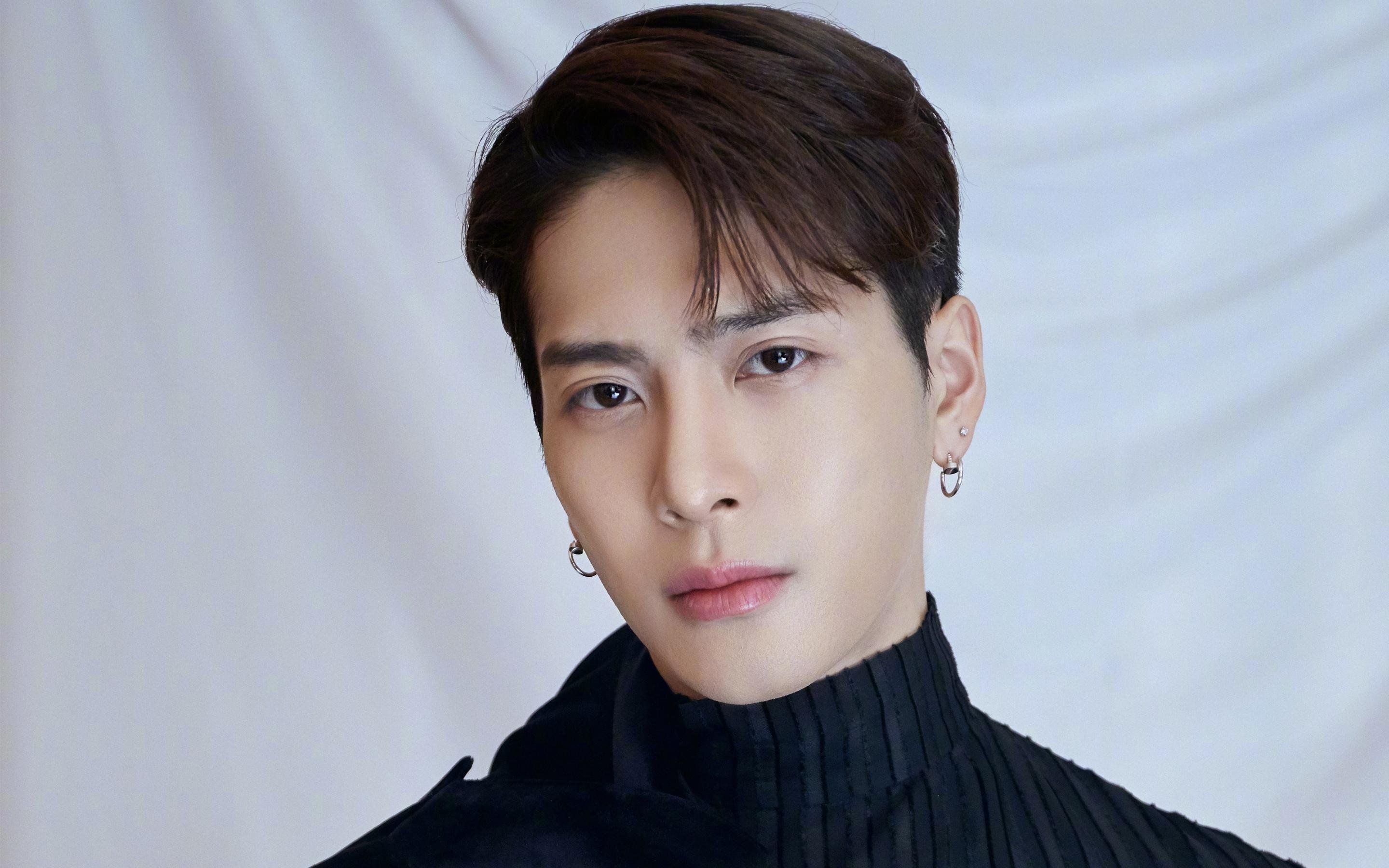 德甲争冠焦点战与安哥拉强势晋级喀麦隆，足球之日的唯一性盛宴