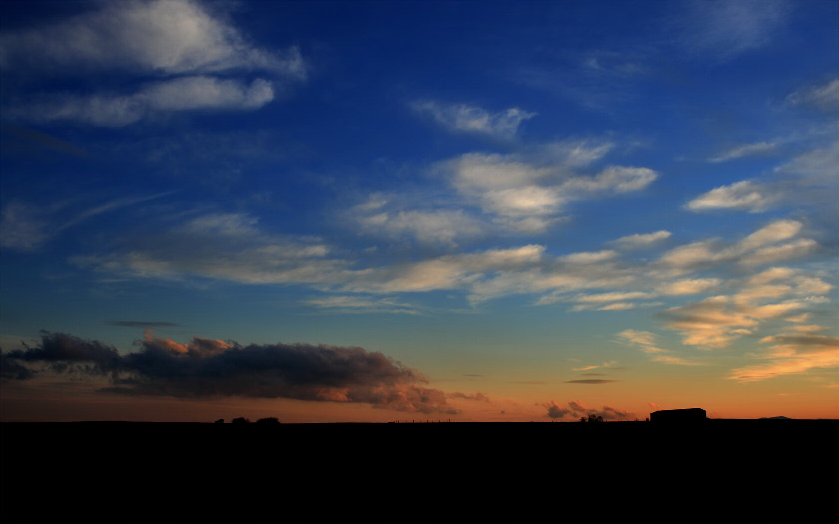 非典型对话，阿劳霍在厄瓜多尔与芬兰的隐形战争中定义统治